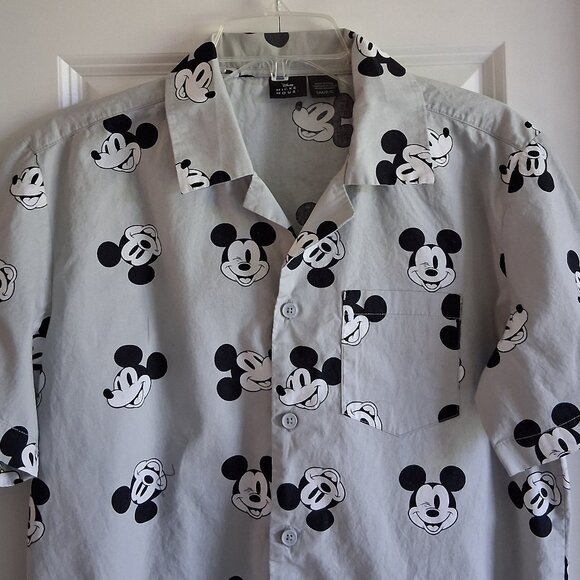Disney Mickey Mouse Gray Print Short Sleeve Button Down Shirt Men's Size S - Picture 3 of 13